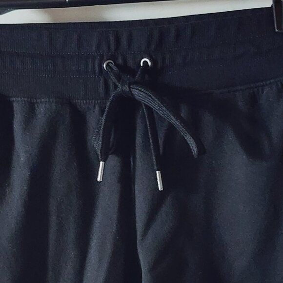 Tek Gear Essential Gear Black Mid Rise Wicking Drawcord Waist Workout Short Sz S - Picture 2 of 16